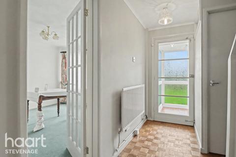 4 bedroom semi-detached house for sale, Shephall Way, Stevenage