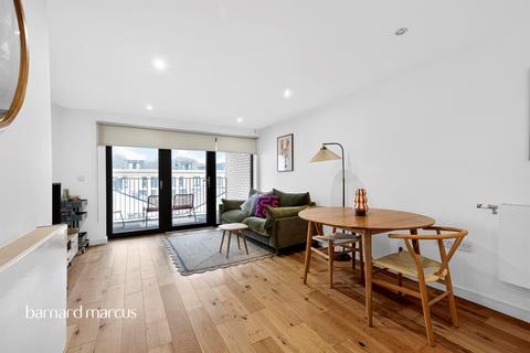 1 bedroom flat for sale, Patmos Road, London