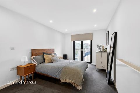 1 bedroom flat for sale, Patmos Road, London