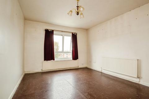 1 bedroom flat for sale, Skaithmuir Road, Tremorfa, Cardiff