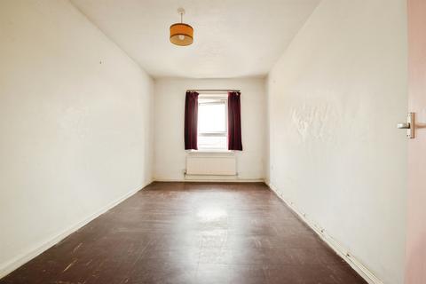 1 bedroom flat for sale, Skaithmuir Road, Tremorfa, Cardiff