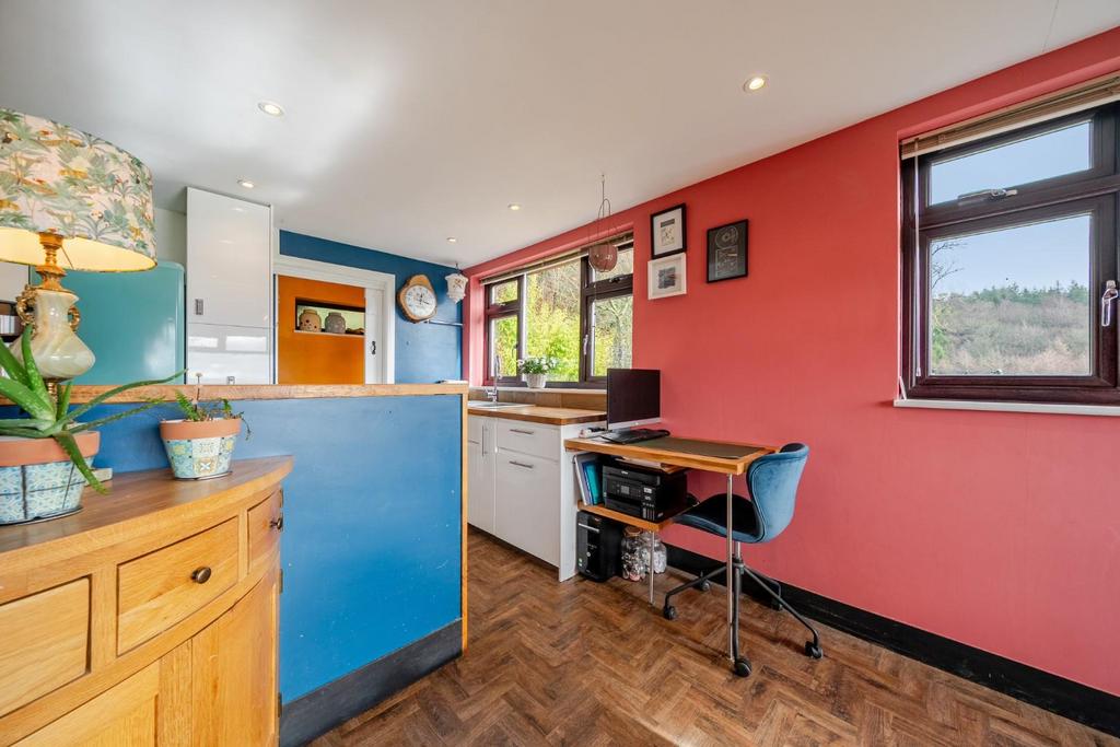 Dining Room corner.jpg