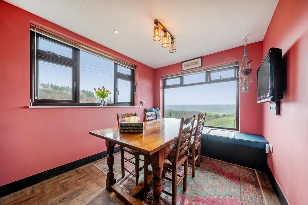 Dining Room.jpg