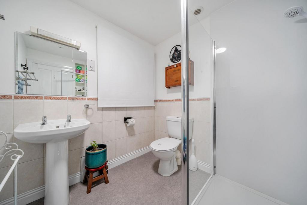 Shower Room.jpg