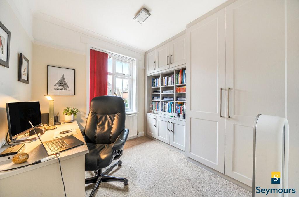 Bedroom 3/Study