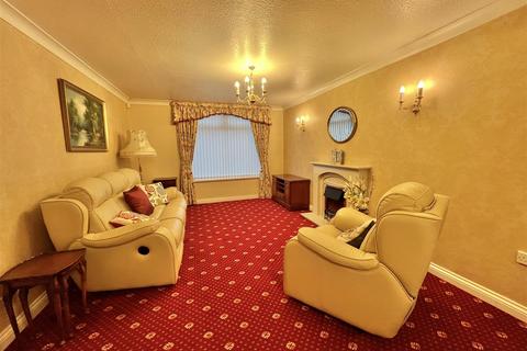 3 bedroom end of terrace house for sale, Whitby Way, Darlington