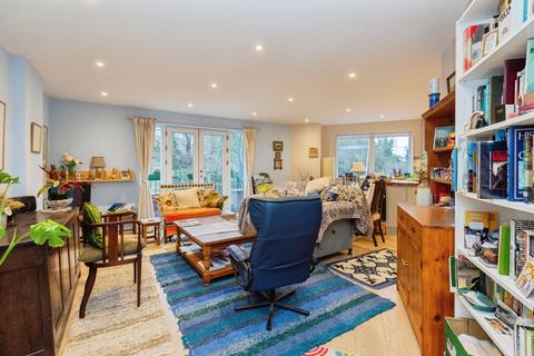 2 bedroom ground floor flat for sale, Brook Street, Tring