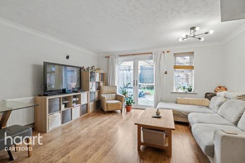 3 bedroom semi-detached house for sale, Maritime Close, Greenhithe