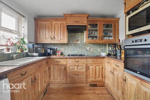 3 bedroom semi-detached house for sale, Maritime Close, Greenhithe