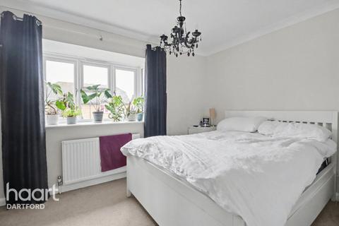 3 bedroom semi-detached house for sale, Maritime Close, Greenhithe