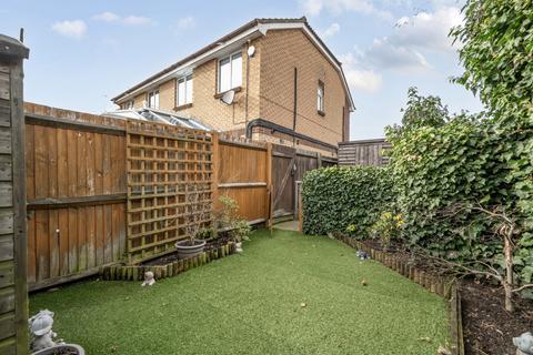 1 bedroom flat for sale, Shaw Drive, Walton On Thames, Surrey, KT12