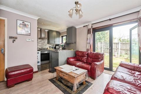 2 bedroom end of terrace house for sale, Charlotte Place, Grays