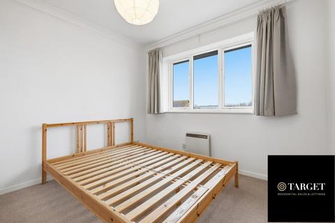 1 bedroom flat for sale, Ainsley Close, London N9