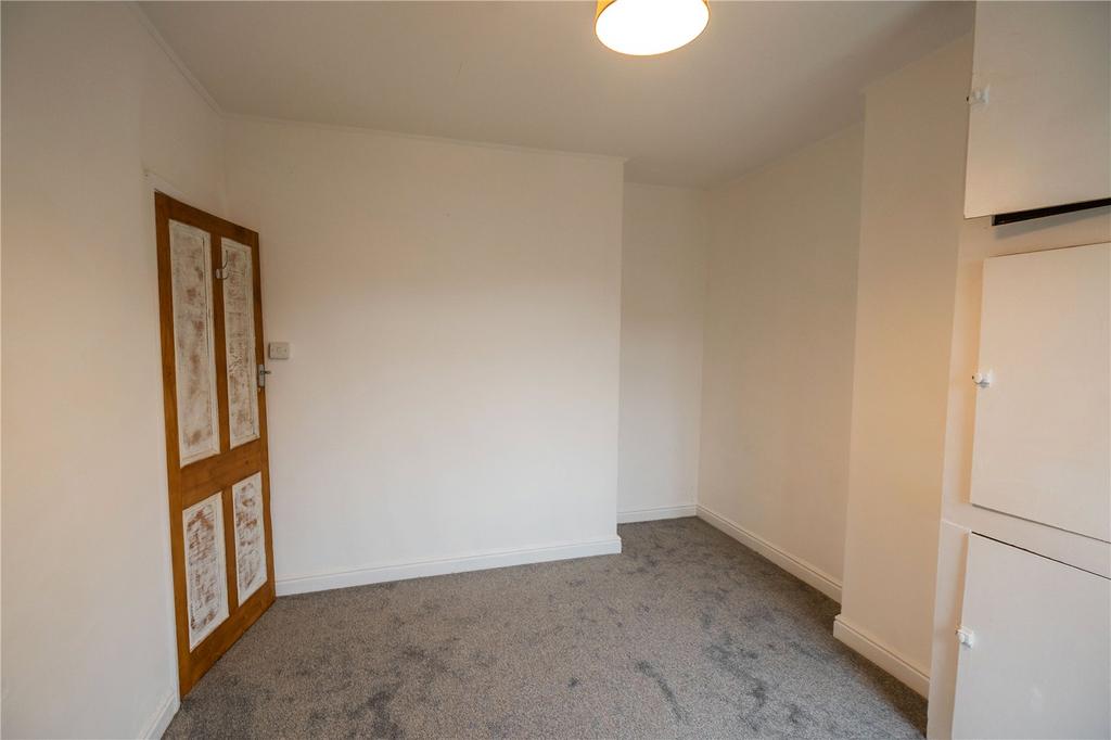 Bedroom 2 (2)