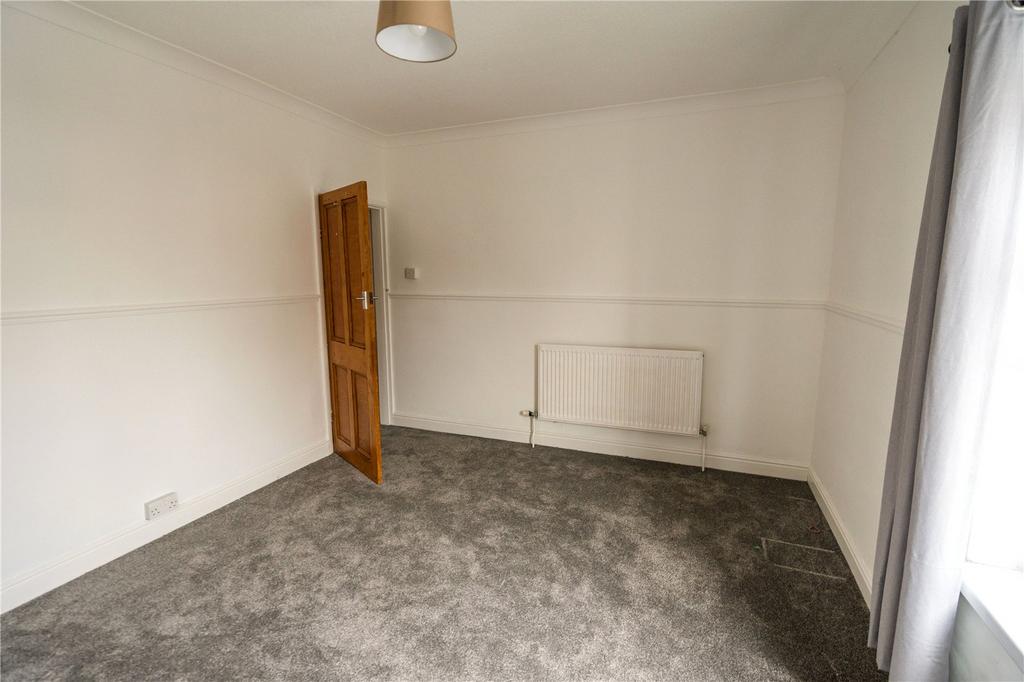 Bedroom 1 (2)