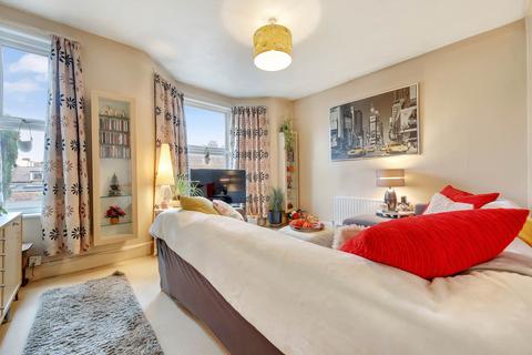 1 bedroom flat for sale, King Edward Road, Leyton, E10