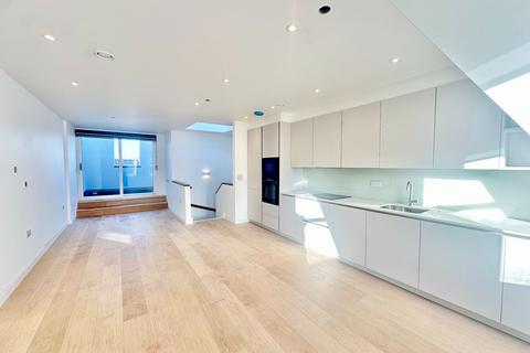 2 bedroom apartment to rent, London E2