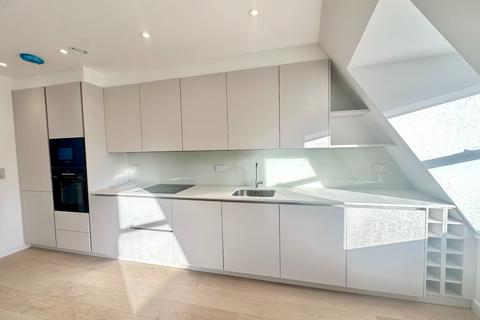 2 bedroom apartment to rent, London E2