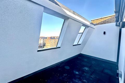 2 bedroom apartment to rent, London E2
