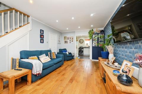 3 bedroom end of terrace house for sale, Queens Drive, Waltham Cross