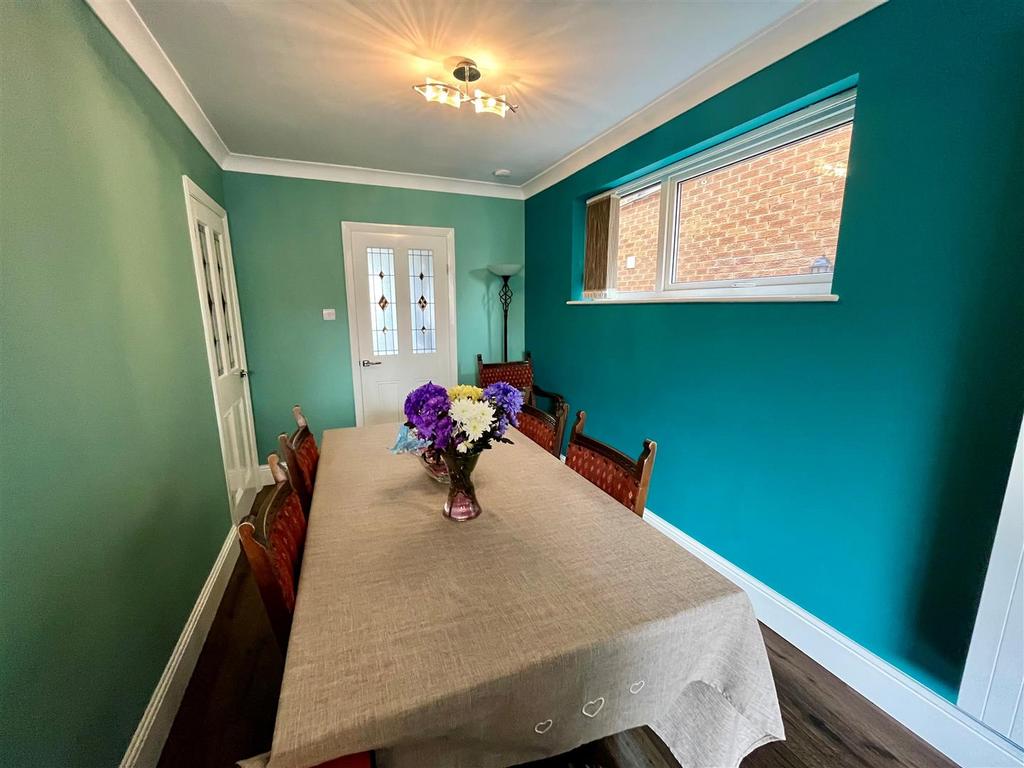 Dining Area..jpg