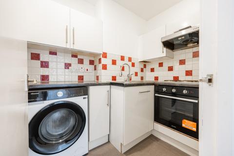 2 bedroom flat to rent, Battlefield Road, Flat 1-2, Mount Florida, Glasgow, G42 9QH