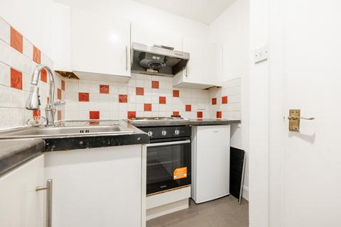 2 bedroom flat to rent, Battlefield Road, Flat 1-2, Mount Florida, Glasgow, G42 9QH