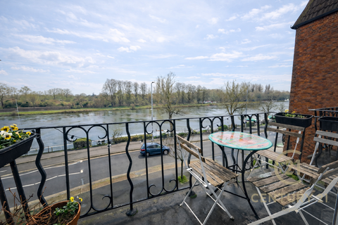 2 bedroom apartment to rent, High Street, KINGSTON UPON THAMES KT1