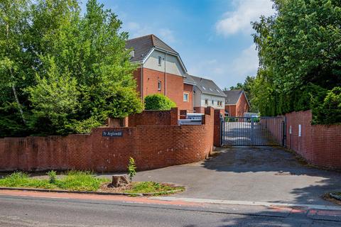 Ground floor flat - Heathwood Road, Cardiff CF14