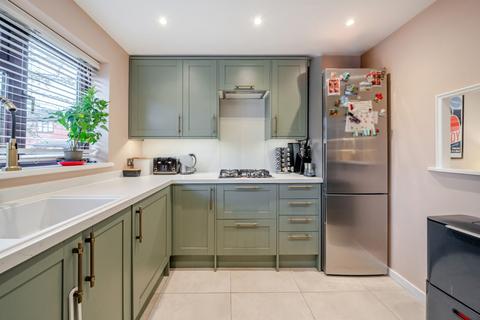 3 bedroom semi-detached house for sale, Campbell Close, London SW16
