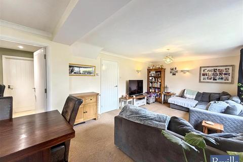 4 bedroom semi-detached house for sale, Orchard Avenue, Sonning Common Reading RG4