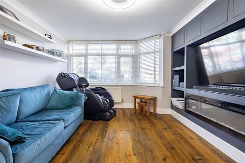 4 bedroom terraced house for sale, Trelawney Road, Hainault, Ilford