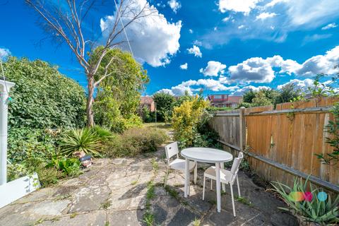 3 bedroom terraced house for sale, Grove Road, London