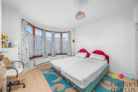3 bedroom terraced house for sale, Grove Road, London