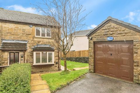 Stoneleigh Court, Shelley, HUDDERSFIELD