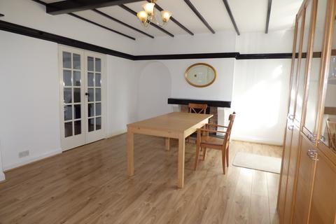 4 bedroom terraced house to rent, Queens Drive, West Acton, London