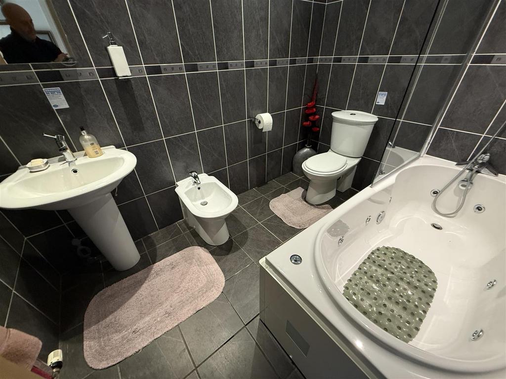 BATHROOM &amp; WC