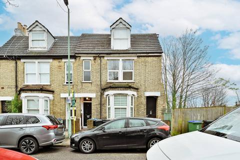 1 bedroom flat for sale, Gladstone Road, Watford, WD17