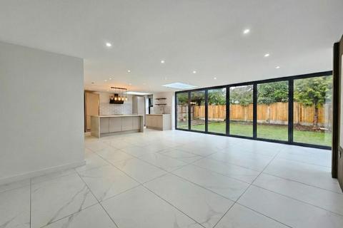 4 bedroom detached house to rent, Rushey Close, Altrincham