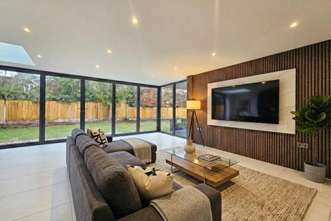 4 bedroom detached house to rent, Rushey Close, Altrincham