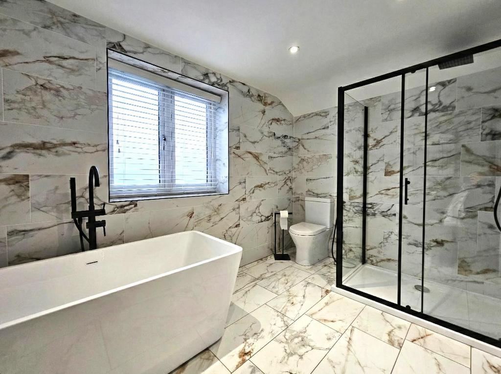 Bedroom 1 En-Suite