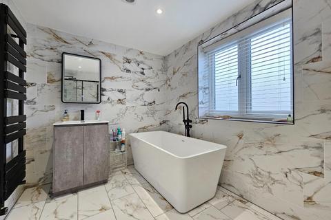 4 bedroom detached house to rent, Rushey Close, Altrincham