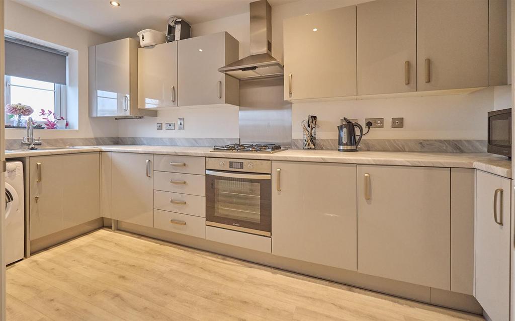 Fitted Kitchen to Front
