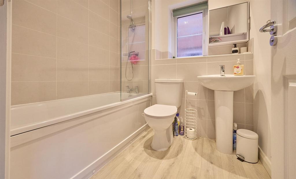 Bathroom to Side