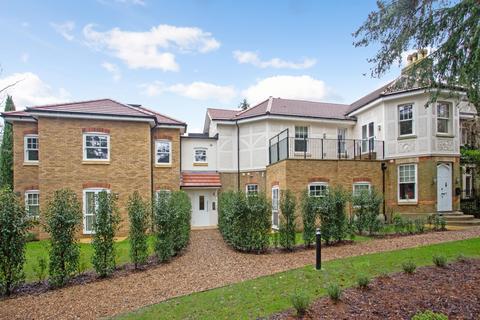 undefined, Firs Road Kenley CR8