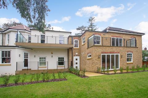 undefined, Firs Road Kenley CR8