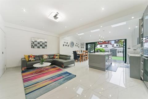 4 bedroom terraced house for sale, Oakway, Raynes Park SW20