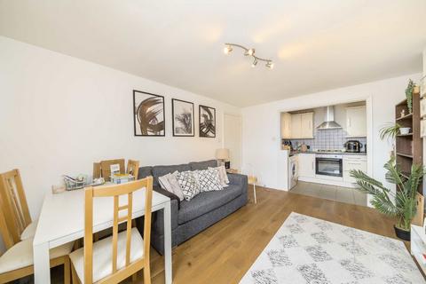 2 bedroom flat to rent, Tollington Park, London N4