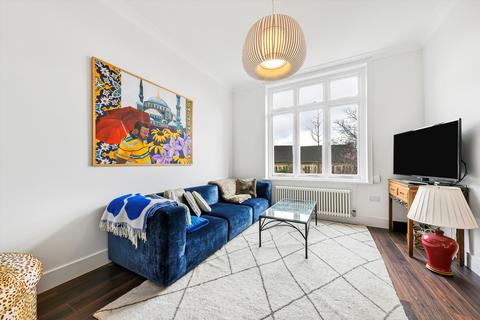 2 bedroom flat to rent, Fitzjohns Avenue, London NW3