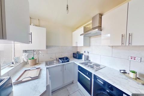 4 bedroom semi-detached house to rent, 1 Highfield Road, Nottingham